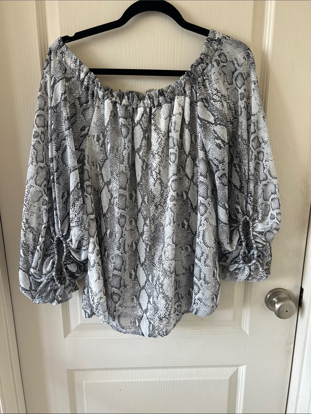 entro Off-Shoulder Snake Print Blouse - White, Gray. NWOT